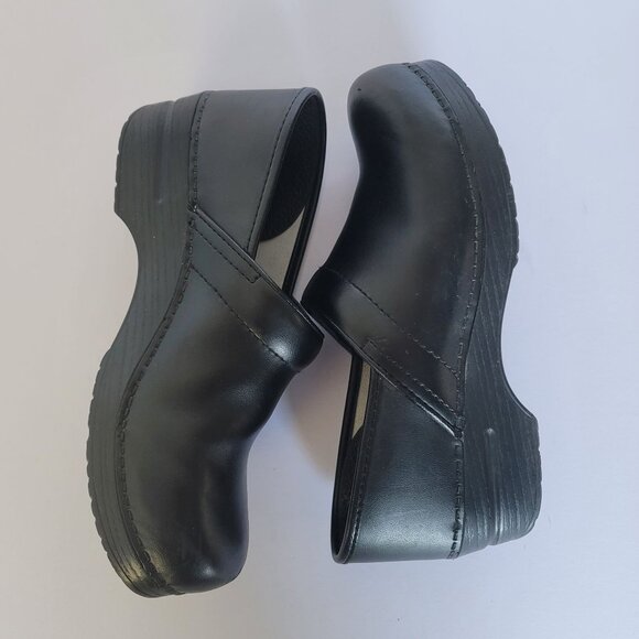 Dansko Professional Comfort and Support Clog Shoes. Size US 10.5/EU 41 - Picture 5 of 8